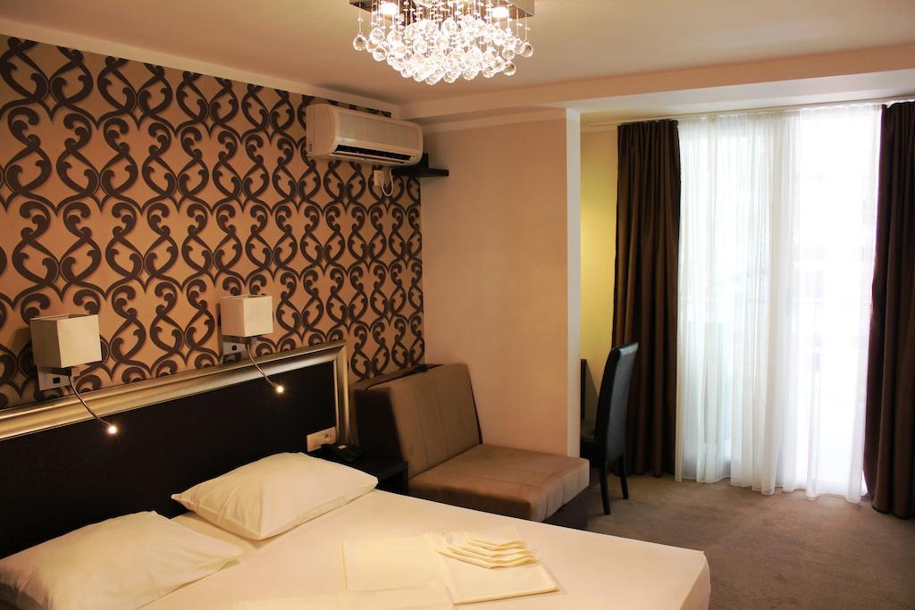 Vile Oliva Hotel & Resort Petrovac Ngoại thất bức ảnh